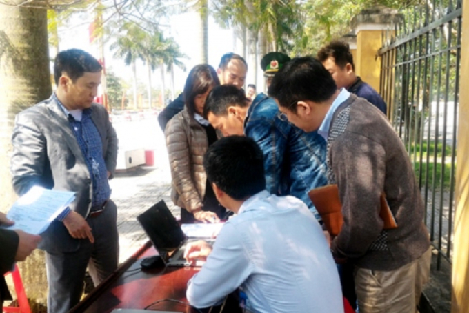 Đo&agrave;n kiểm tra li&ecirc;n ng&agrave;nh kiểm tra, xử phạt đơn vị phạm quy định trong hoạt động kinh doanh c&aacute;c dịch vụ du lịch (Ảnh QNP).