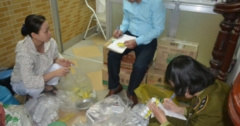 Phòng khám Đông y bị thu hồi giấy phép vì pha chế thuốc không có nhãn mác