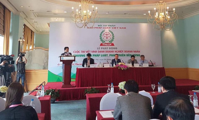 &Ocirc;ng Đặng Ngọc Luyến, Ph&oacute; Tổng Bi&ecirc;n tập thường trực B&aacute;o PLVN; Ph&oacute; Trưởng ban Tổ chức giới thiệu mục đ&iacute;ch, &yacute; nghĩa Cuộc thi.