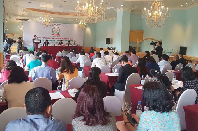 To&agrave;n cảnh lễ ph&aacute;t động.