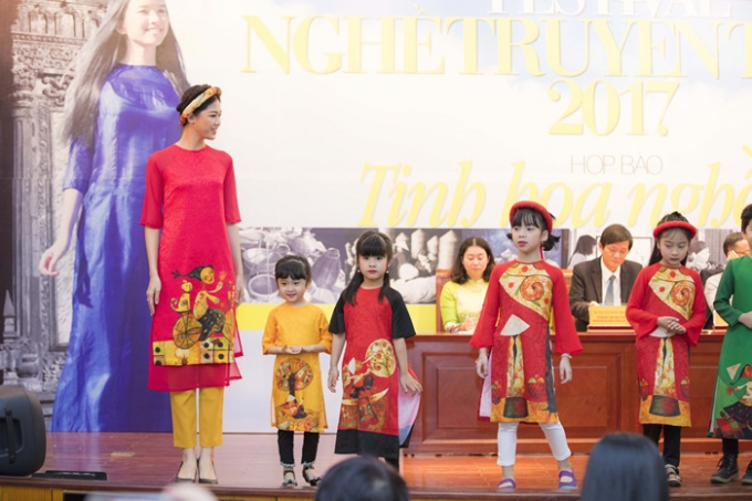 Ngọc H&acirc;n, Thanh T&uacute; tham gia Festival nghề truyền thống Huế 2017