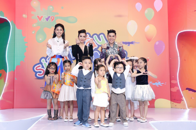 MC Thanh Mai rạng rỡ đọ sắc c&ugrave;ng &Aacute; hậu Thanh T&uacute; trong