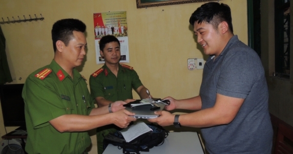 Công an Hà Nam trả lại tài sản gần 50 triệu đồng cho người đàn ông quốc tịch Hàn Quốc