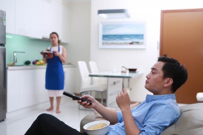 Một cuộc khảo s&aacute;t mới đ&acirc;y của Hội Li&ecirc;n hiệp Phụ Nữ Việt Nam khẳng định, 88% đ&agrave;n &ocirc;ng Việt Nam cho rằng việc bếp n&uacute;c l&agrave; của phụ nữ.