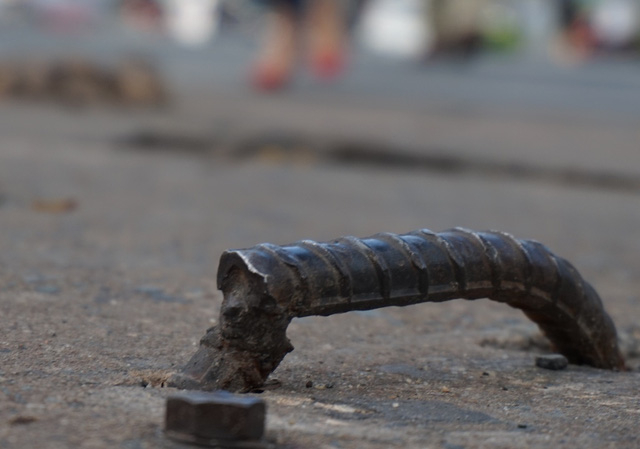 Chiếc m&oacute;c sắt