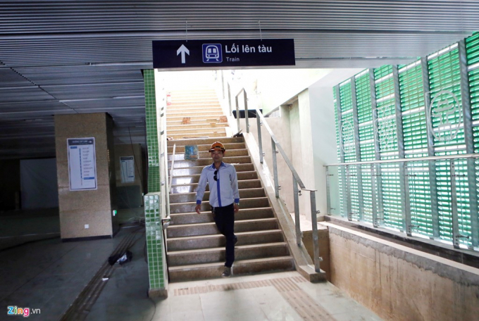 T&iacute;nh đến th&aacute;ng 2/2017, tuyến đường sắt tr&ecirc;n cao C&aacute;t Linh - H&agrave; Đ&ocirc;ng (tuyến đường sắt 2A) ho&agrave;n th&agrave;nh khoảng 90% tiến độ, 12 nh&agrave; ga ch&iacute;nh đ&atilde; x&acirc;y dựng xong.