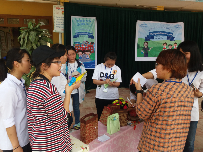 Dự &aacute;n V&ograve;ng tr&ograve;n s&aacute;ch&nbsp;gi&uacute;p cho c&aacute;c em nhỏ gặp kh&oacute; khăn đến gần hơn với nguồn tr&iacute; thức&nbsp;