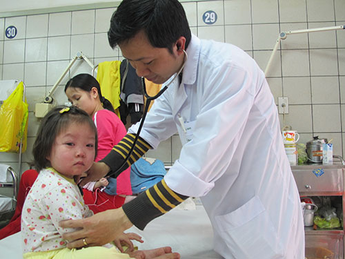 Sởi&nbsp;l&agrave; loại bệnh l&agrave;nh t&iacute;nh, nhưng c&oacute; khả năng g&acirc;y suy giảm miễn dịch rất nhanh n&ecirc;n trẻ mắc bệnh rất dễ bị biến chứng như vi&ecirc;m phổi, ti&ecirc;u chảy. Ảnh: minh họa/Nguồn: NLD