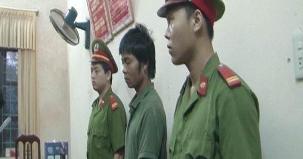 Quảng Bình: Bắt khẩn cấp người cha hại đời con gái ruột