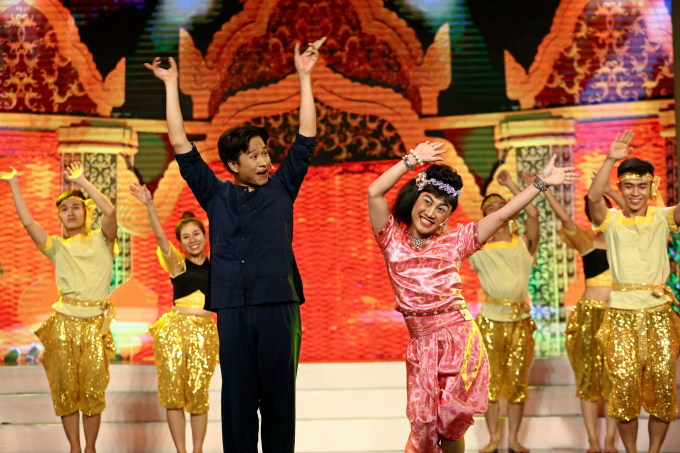 L&yacute; H&ugrave;ng, Việt Trinh n&iacute;n thở với tiết mục ảo thuật nguy hiểm của V&otilde; Minh L&acirc;m - Bảo L&acirc;m