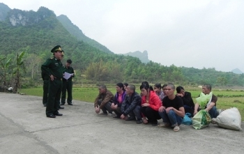 Điểm báo ngày 14/4/2017: Nông dân liều mình vượt biên sang Trung Quốc tìm việc