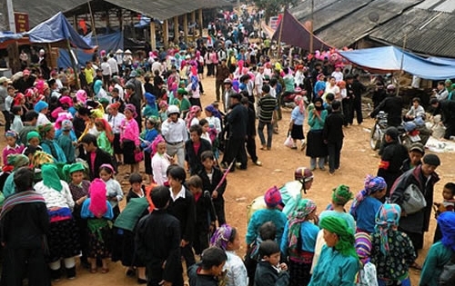 Chợ tình Khâu Vai năm 2017: Bảo tồn và phát huy các giá trị văn hóa truyền thống