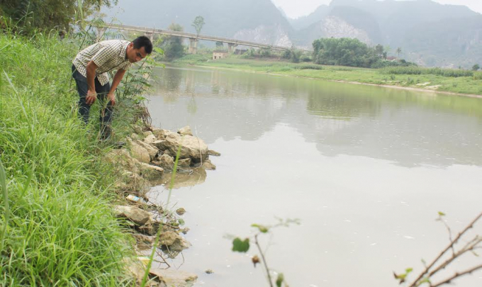 Những phần đ&aacute; c&ograve;n s&oacute;t lại của dự &aacute;n sau những trận lụt.