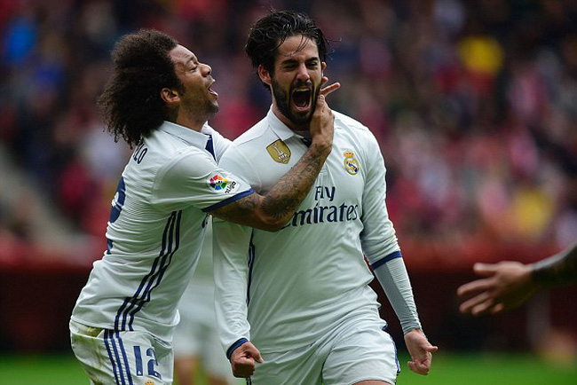 Isco tỏa s&aacute;ng gi&uacute;p Real duy tr&igrave; khoảng c&aacute;ch 3 điểm v&oacute;i đại kinh địch Barca (Real đ&aacute; &iacute;t hơn Barca một trận)