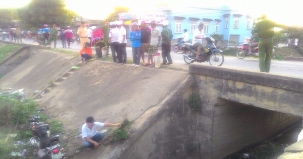 Đắk Lắk: Cán bộ kiểm lâm tử vong sau khi xe lao xuống mương nước