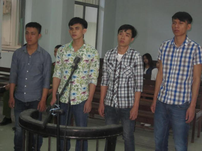 C&aacute;c bị c&aacute;o tại phi&ecirc;n t&ograve;a.