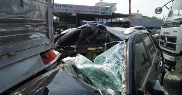 Va chạm liên hoàn, hai vợ chồng thoát chết nhờ túi khí