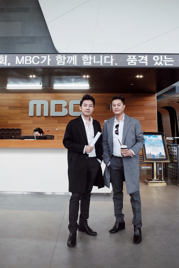 Angela Phương Trinh khoe thần th&aacute;i kh&ocirc;ng k&eacute;m sao ngoại trong chuyến thăm đ&agrave;i truyền h&igrave;nh MBC