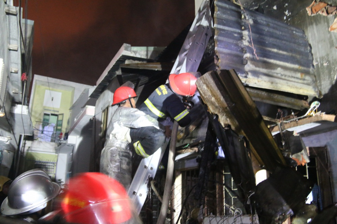 Hiện trường vụ ch&aacute;y tối 17/4.