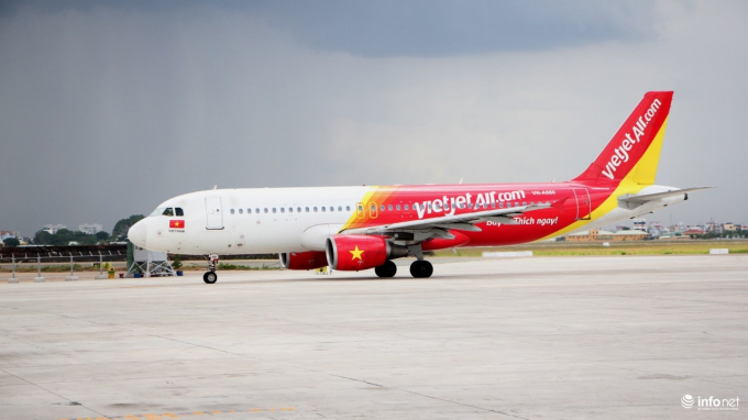 Chỉ trong 10 ng&agrave;y h&atilde;ng Vietjet đ&atilde; 2 lần gặp h&agrave;nh kh&aacute;ch phản ứng tại s&acirc;n bay T&acirc;n Sơn Nhất.