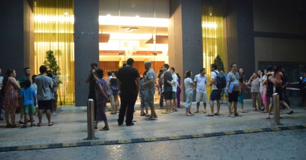 Cháy ở SaiGon Pearl, hàng trăm người cuống cuồng tháo chạy