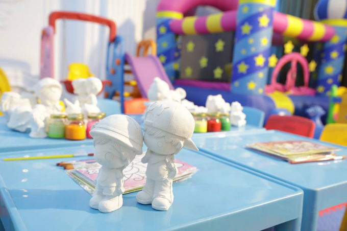 Tuấn Hưng mở tiệc ho&agrave;nh tr&aacute;ng khoe con g&aacute;i y&ecirc;u