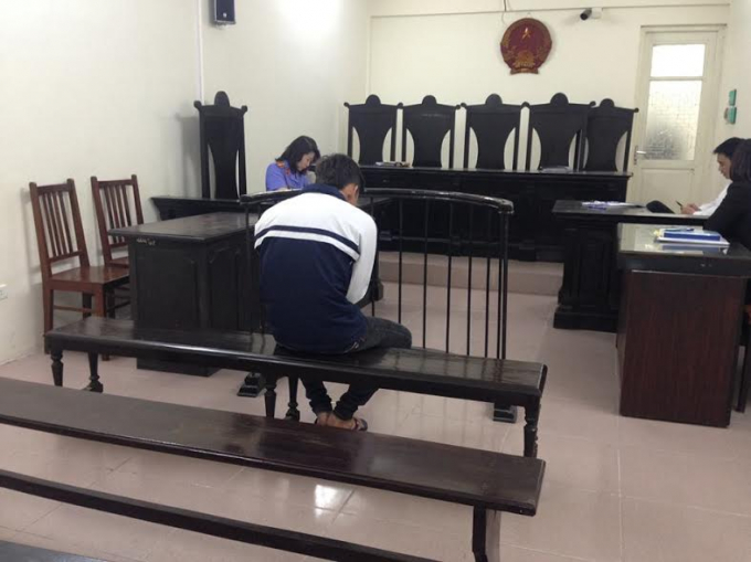 Bị c&aacute;o Đạt tại t&ograve;a.