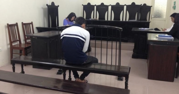 Cướp giật tài sản, 9X lĩnh 18 tháng tù treo