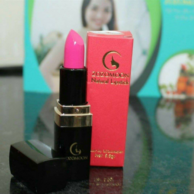 Son m&ocirc;i Zozomoon c&oacute; nguồn gốc thi&ecirc;n nhi&ecirc;n, được đ&aacute;nh gi&aacute; l&agrave; sản phẩm l&agrave;m đẹp th&acirc;n thiện.