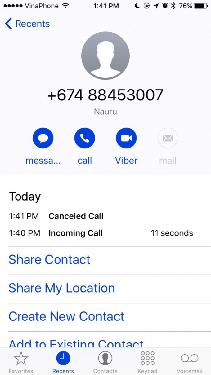 Một m&agrave;n h&igrave;nh hiển thị số điện thoại lừa đảo cước điện thoại quốc tế.