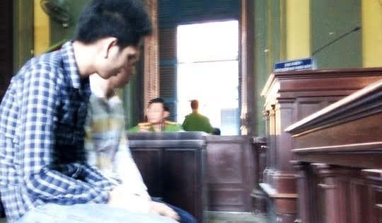 Sau chầu nhậu, rủ nhau trả thù bạn trọ