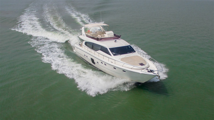 Trầm trồ với chiếc du thuyền hạng sạng h&agrave;ng đầu thế giới của L&yacute; Nh&atilde; Kỳ