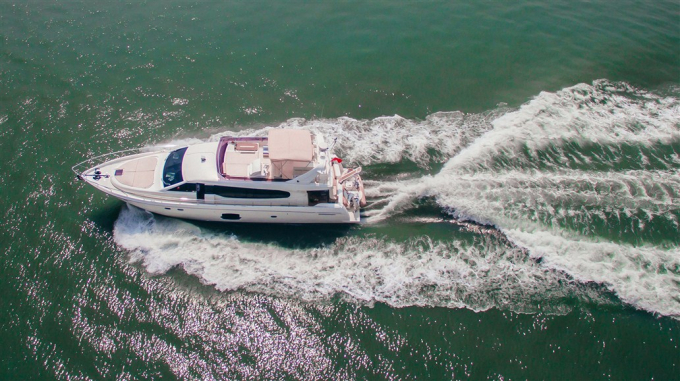 Trầm trồ với chiếc du thuyền hạng sạng h&agrave;ng đầu thế giới của L&yacute; Nh&atilde; Kỳ