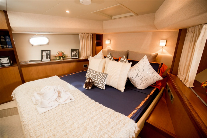 Trầm trồ với chiếc du thuyền hạng sạng h&agrave;ng đầu thế giới của L&yacute; Nh&atilde; Kỳ