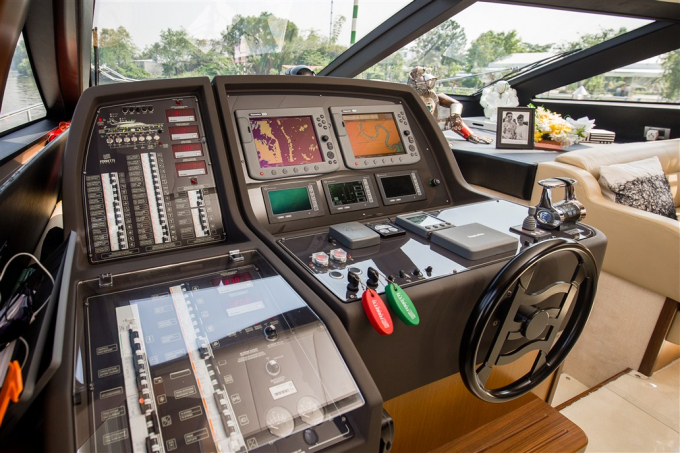 Trầm trồ với chiếc du thuyền hạng sạng h&agrave;ng đầu thế giới của L&yacute; Nh&atilde; Kỳ