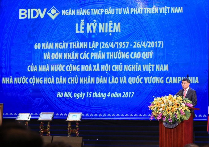 Thống đốc Ng&acirc;n h&agrave;ng Nh&agrave; nước L&ecirc; Minh Hưng ph&aacute;t biểu tại Lễ kỷ niệm nh&acirc;n dịp kỷ niệm 60 năm ng&agrave;y th&agrave;nh lập (26/4/1957-26/4/2017) của Ng&acirc;n h&agrave;ng TMCP Đầu tư v&agrave; Ph&aacute;t triển Việt Nam (BIDV) tổ chức tại Trung t&acirc;m Hội nghị Quốc gia, H&agrave; Nội.&nbsp;