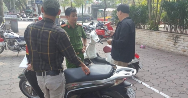 Hà Nội: Phát hiện đôi nam nữ sử dụng xe SH mang biển số giả