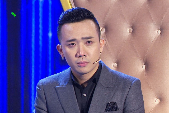 Trấn Th&agrave;nh ch&iacute;nh thức l&ecirc;n tiếng xin lỗi người h&acirc;m mộ v&igrave; những ph&aacute;t ng&ocirc;n g&acirc;y ồn &agrave;o của m&igrave;nh. Anh khẳng định lu&ocirc;n tr&acirc;n trọng t&igrave;nh cảm m&agrave; kh&aacute;n giả đ&atilde; d&agrave;nh cho m&igrave;nh trong suốt thời gian qua.