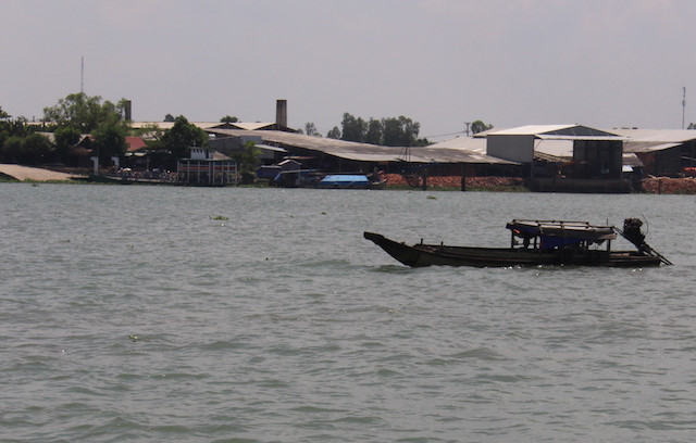 Đoạn s&ocirc;ng, nơi hai mẹ con quy&ecirc;n sinh. Ảnh Minh Anh.
