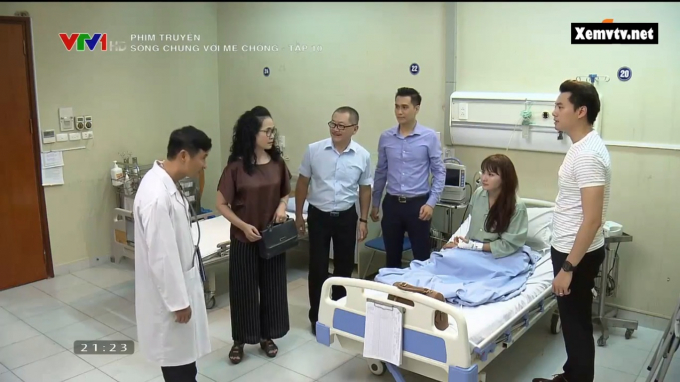 Bất cẩn khi sang đường khiến V&acirc;n gặp tai nạn.