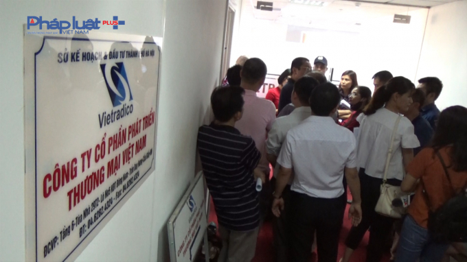 Cư d&acirc;n bức x&uacute;c v&agrave; lo lắng khi những kiến nghị của m&igrave;nh kh&ocirc;ng được chủ đầu tư quan t&acirc;m giải quyết.