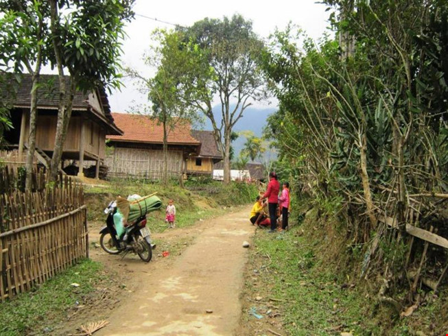 Nổi cơn ghen tu&ocirc;ng, mang dao giết người rồi cố thủ