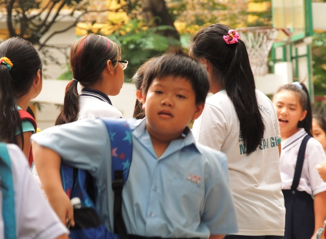 Học tr&ograve; ch&oacute;ng mặt v&igrave; thi cuối năm.