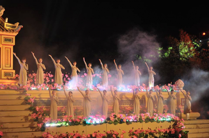 Nhiều tiết mục văn nghệ hấp dẫn...