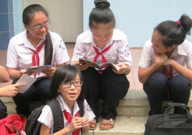 Học sinh g&aacute;nh rất nhiều &aacute;p lực trong thi cử v&igrave; chỉ ti&ecirc;u, th&agrave;nh t&iacute;ch của... người lớn? (ảnh minh họa)