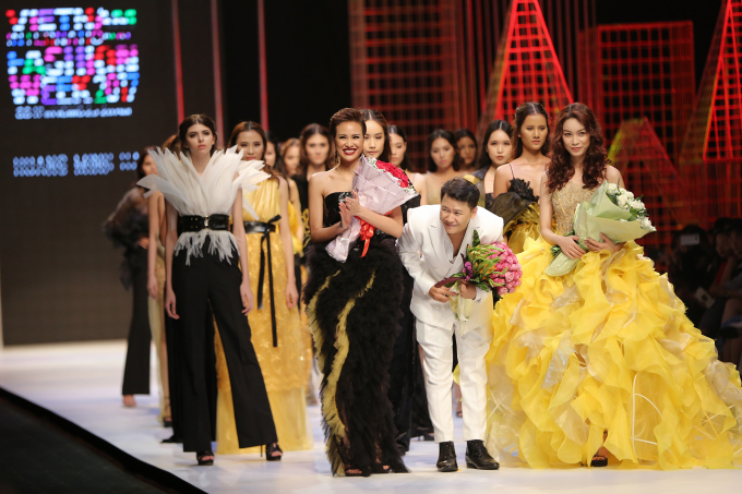 Phương Mai bất ngờ t&aacute;i xuất s&agrave;n catwalk 3 năm vắng b&oacute;ng