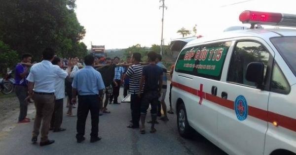 Hà Tĩnh: Hai anh em thương vong vì cưa đạn B40