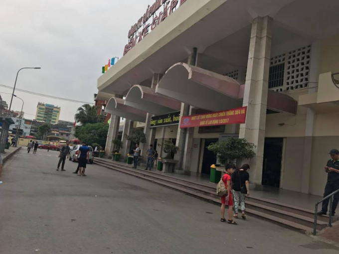 Bến xe Gi&aacute;p B&aacute;t l&uacute;c 14h chiều 30/4 vắng vẻ, kh&ocirc;ng c&ograve;n cảnh chen lấn x&ocirc; đẩy, tấp nập như h&ocirc;m qua.