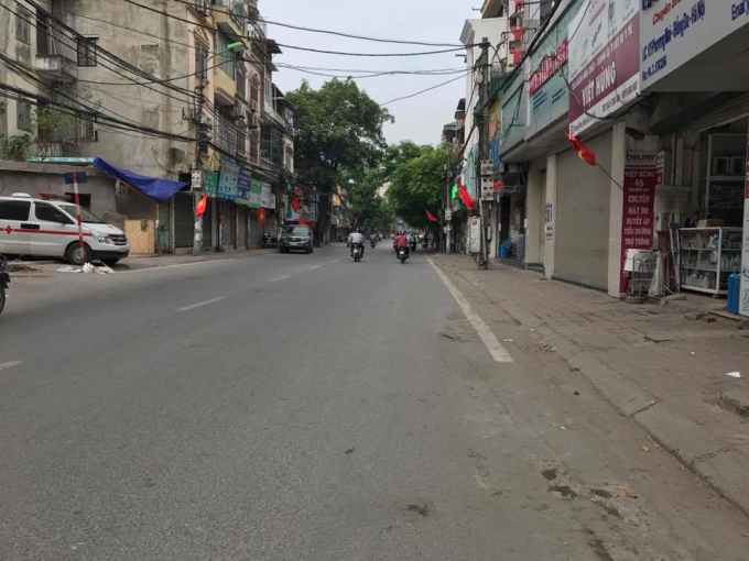 Đường Phương Mai l&uacute;c n&agrave;o cũng đ&ocirc;ng đ&uacute;c tắc đường th&igrave; h&ocirc;m nay tho&aacute;ng đ&atilde;ng, y&ecirc;n b&igrave;nh.