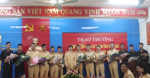 Quảng Ninh: Thưởng nóng các tập thể, cá nhân trong vụ bắt giữ đối tượng vận chuyển 100 bánh heroin